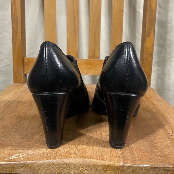 Women's Stuart WEITZMAN Black Pointed Toe Ankle Booties size 12 - Picture 5 of 11